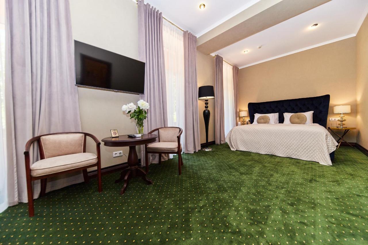 Arcadia Plaza Hotel Odesa Exterior photo
