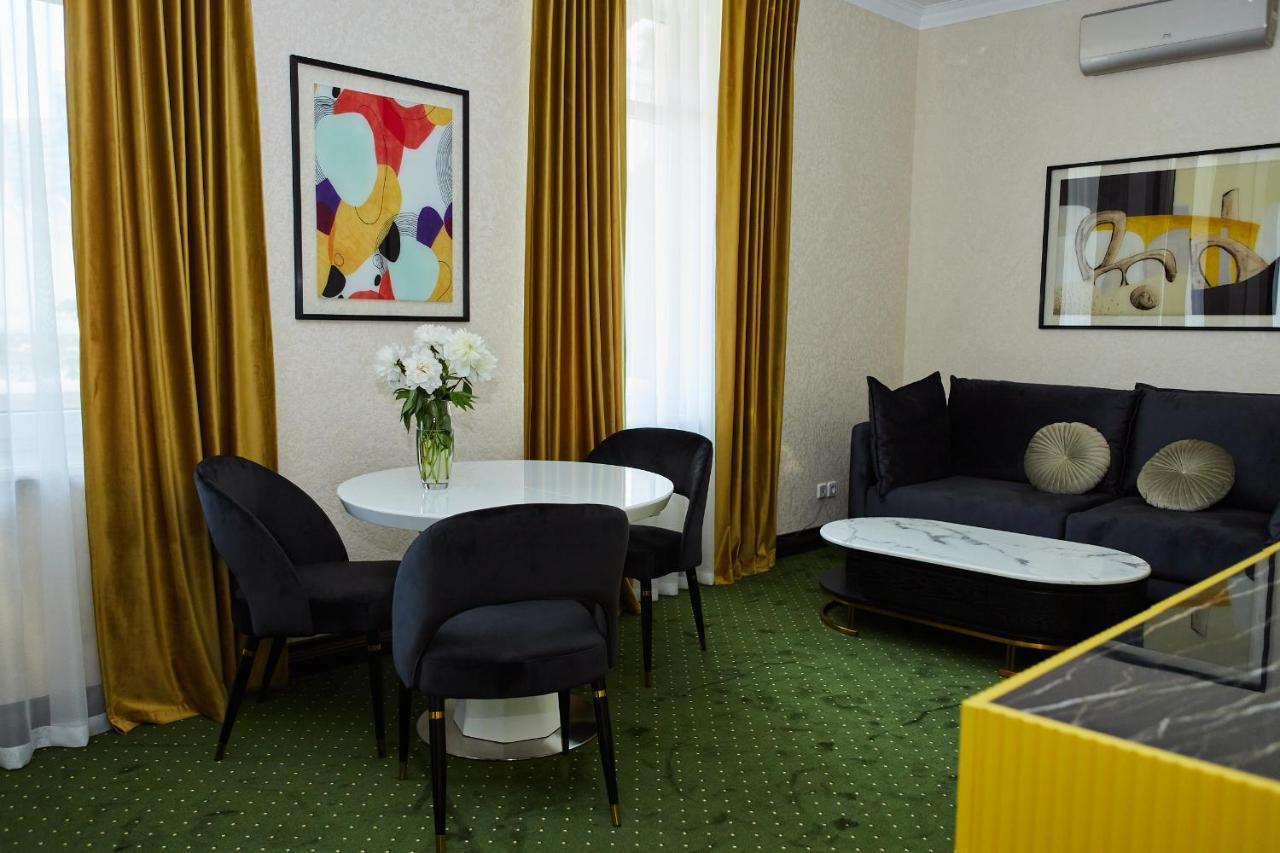 Arcadia Plaza Hotel Odesa Exterior photo