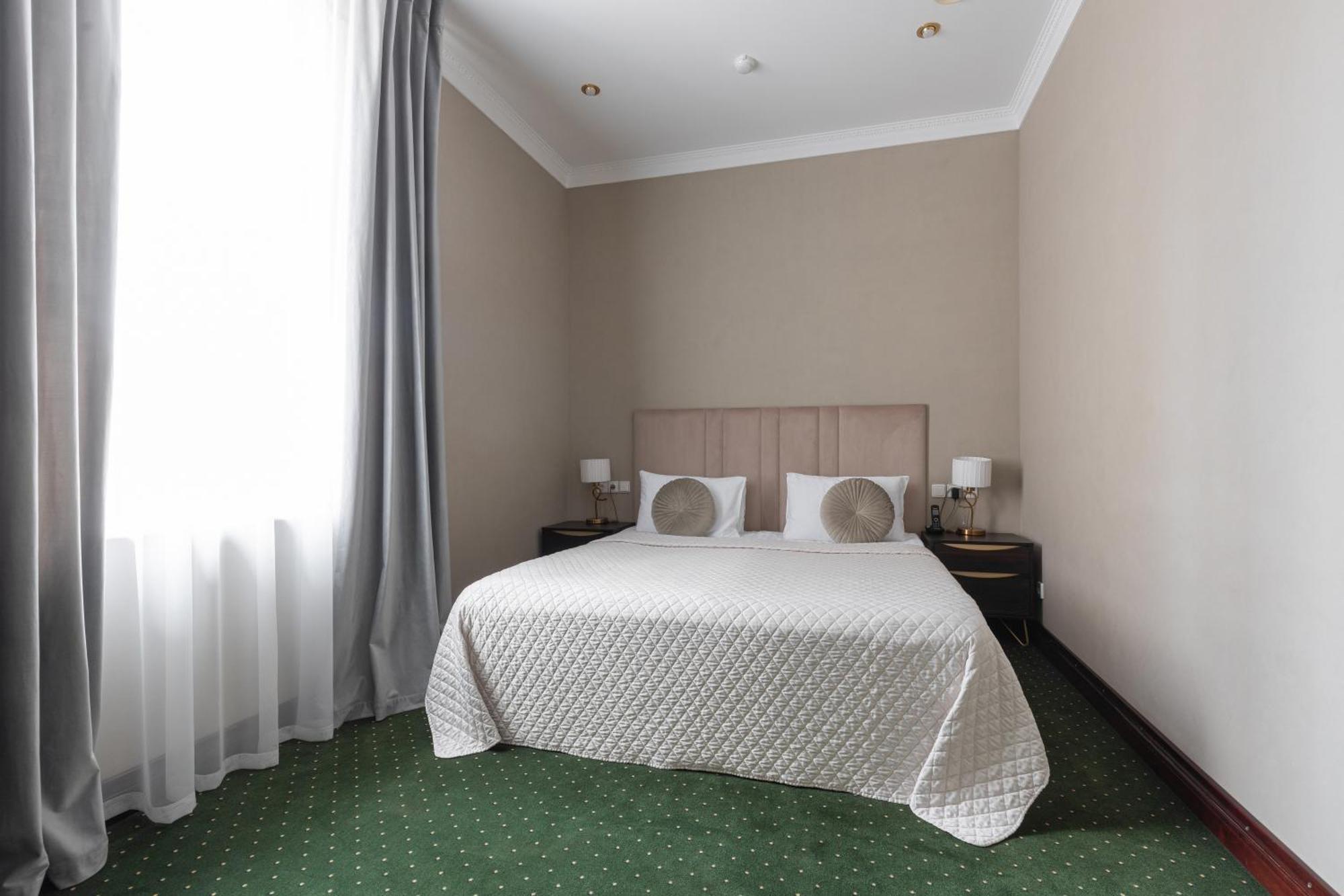 Arcadia Plaza Hotel Odesa Exterior photo