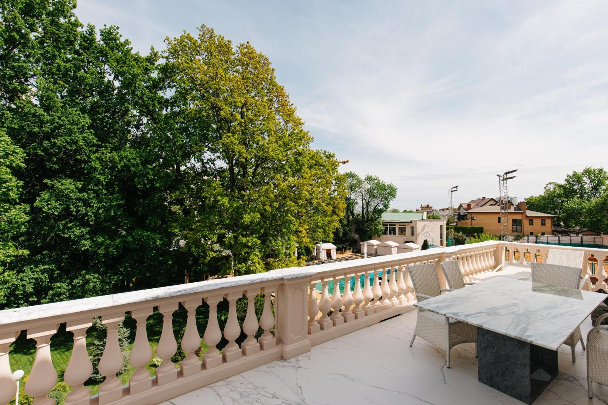 Arcadia Plaza Hotel Odesa Exterior photo