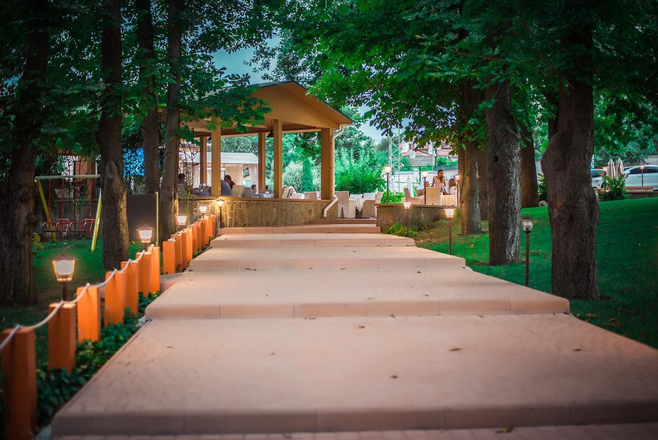 Arcadia Plaza Hotel Odesa Exterior photo